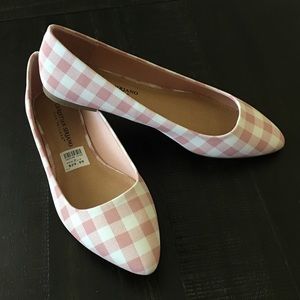 NWT Light Pink Woven Print Canvas Flats